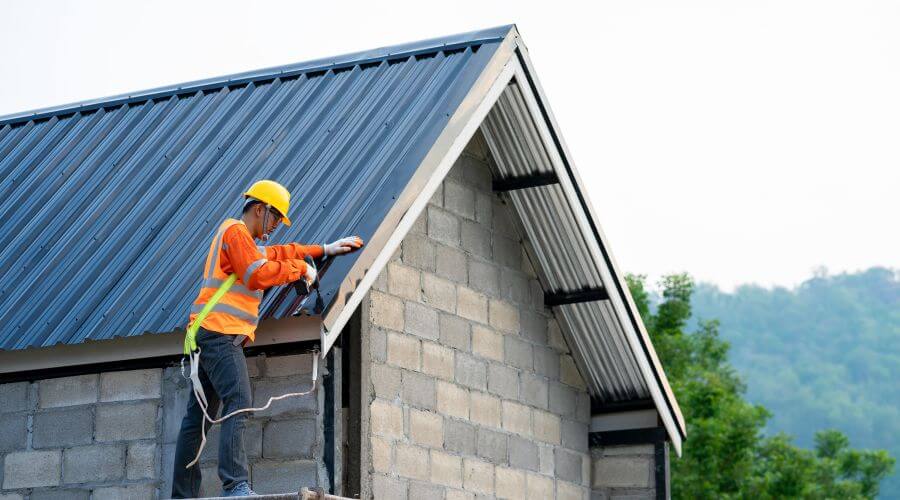 Expert Emergency Roof Repairs services in Woodbury, NY